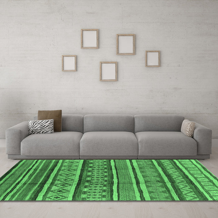 Machine Washable Oriental Emerald Green Industrial Area Rugs in a Living Room,, wshurb1165emgrn
