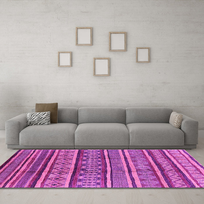 Machine Washable Oriental Purple Industrial Area Rugs in a Living Room, wshurb1165pur