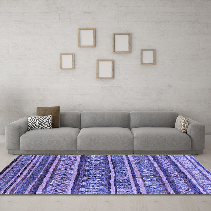 Machine Washable Oriental Blue Industrial Rug in a Living Room, wshurb1165blu