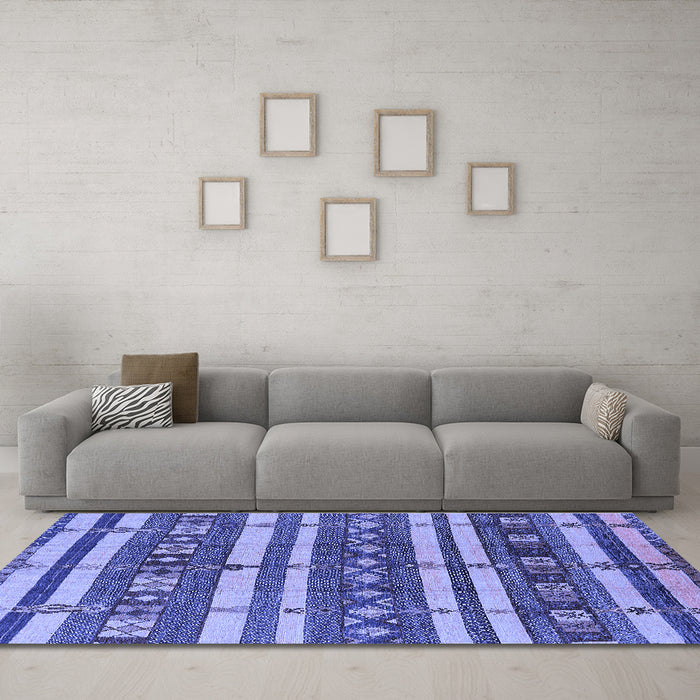 Machine Washable Oriental Blue Industrial Rug in a Living Room, wshurb1169blu