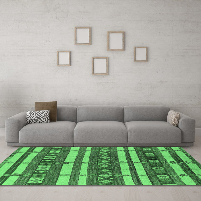 Machine Washable Oriental Emerald Green Industrial Area Rugs in a Living Room,, wshurb1169emgrn