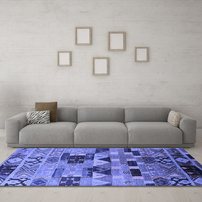 Machine Washable Southwestern Blue Country Rug in a Living Room, wshurb1173blu