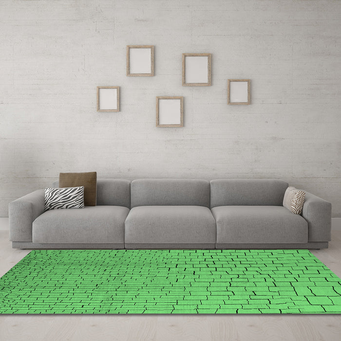 Machine Washable Solid Emerald Green Modern Area Rugs in a Living Room,, wshurb1176emgrn
