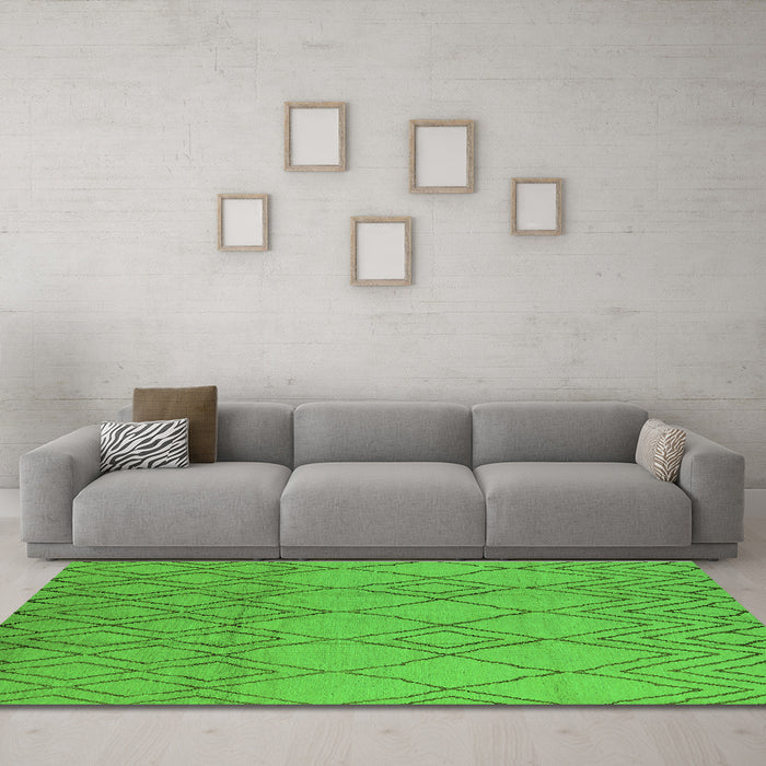 Machine Washable Solid Green Modern Area Rugs in a Living Room,, wshurb1177grn
