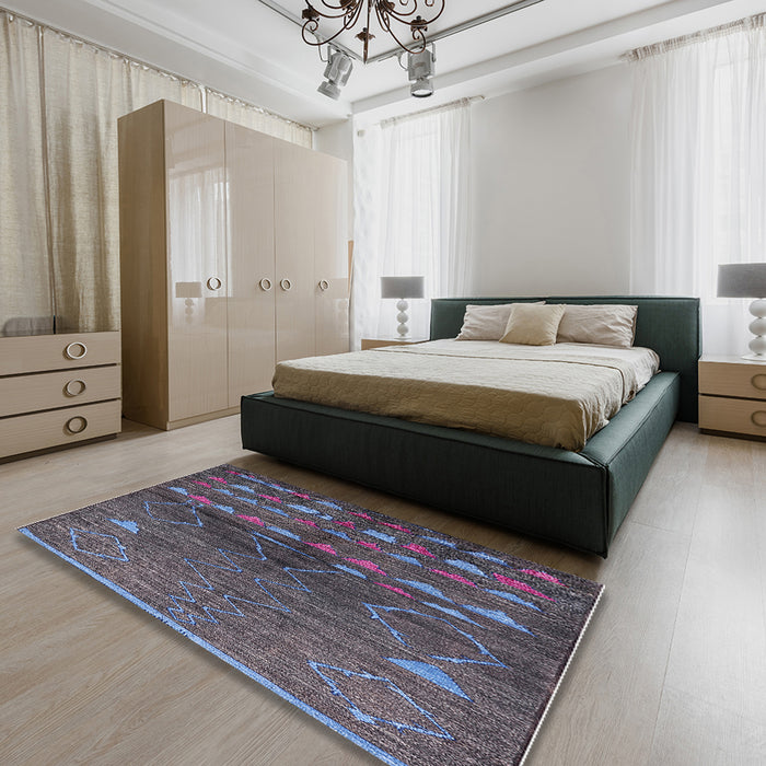 Mid-Century Modern Plum Purple Solid Rug in a Bedroom, urb1183