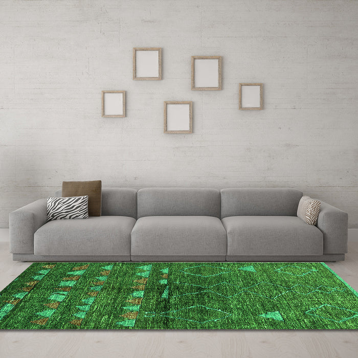 Machine Washable Solid Green Modern Area Rugs in a Living Room,, wshurb1183grn
