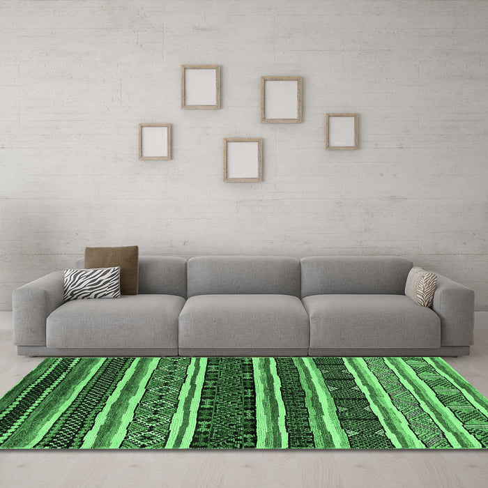 Machine Washable Oriental Emerald Green Industrial Area Rugs in a Living Room,, wshurb1186emgrn