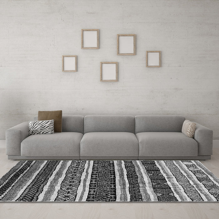 Machine Washable Oriental Gray Industrial Rug in a Living Room,, wshurb1186gry