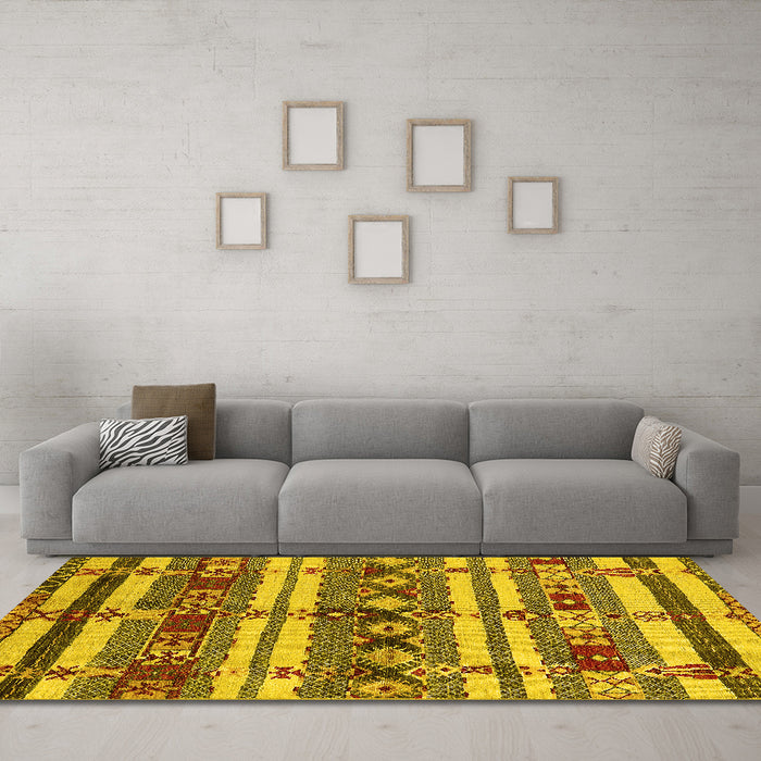 Machine Washable Oriental Yellow Industrial Rug in a Living Room, wshurb1187yw