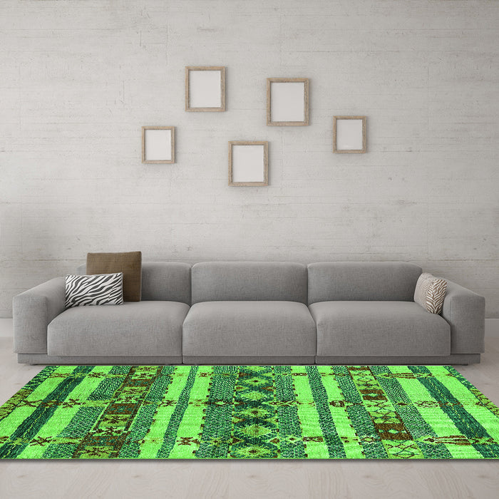 Machine Washable Oriental Green Industrial Area Rugs in a Living Room,, wshurb1187grn