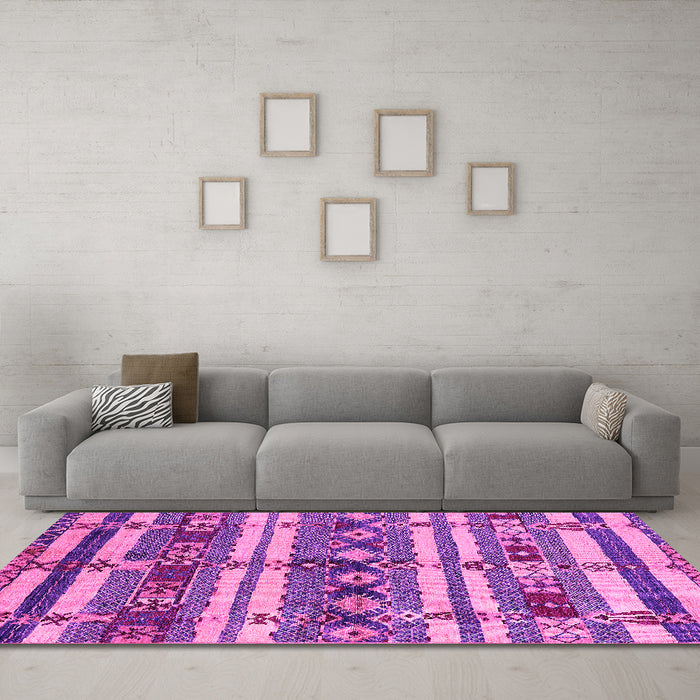 Machine Washable Oriental Pink Industrial Rug in a Living Room, wshurb1187pnk