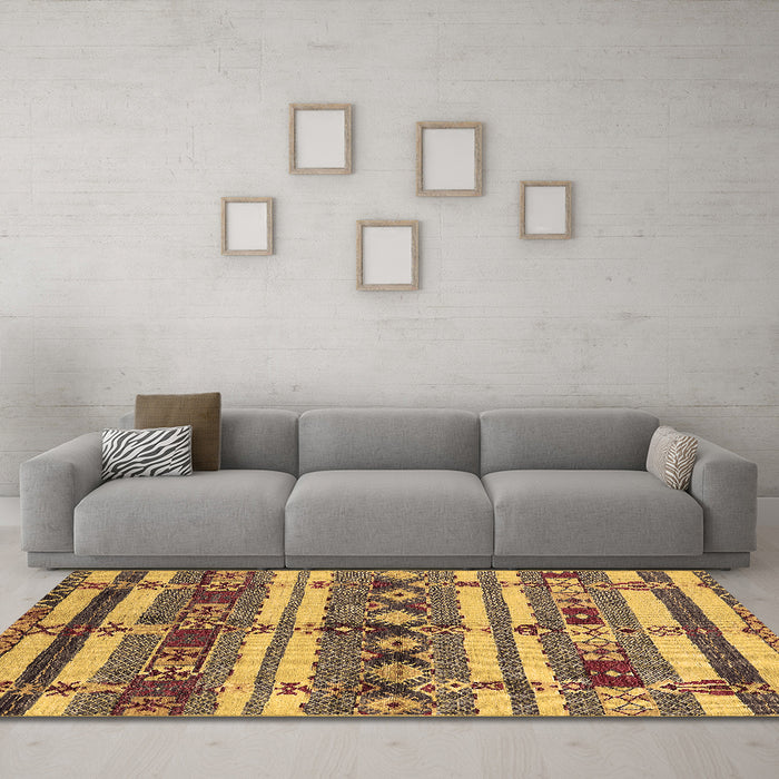 Machine Washable Oriental Brown Industrial Rug in a Living Room,, wshurb1187brn