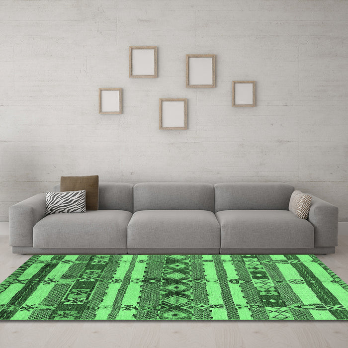 Machine Washable Oriental Emerald Green Industrial Area Rugs in a Living Room,, wshurb1187emgrn
