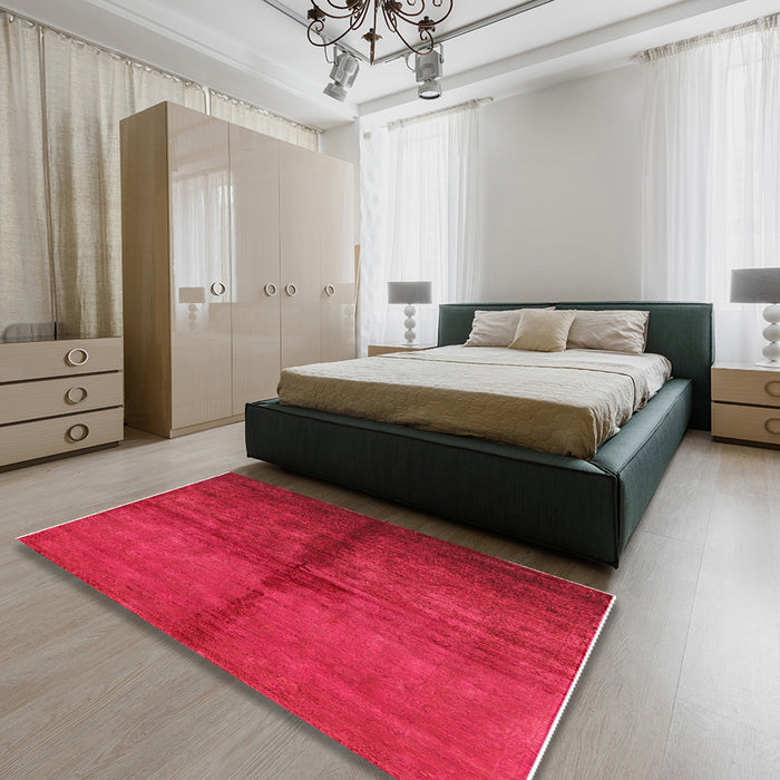 Mid-Century Modern Red Oriental Rug in a Bedroom, urb1189