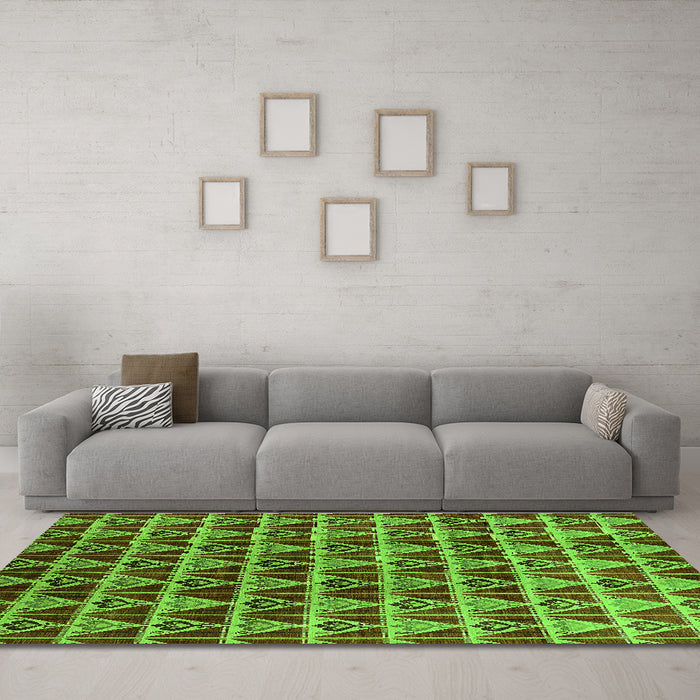 Machine Washable Oriental Green Industrial Area Rugs in a Living Room,, wshurb1190grn