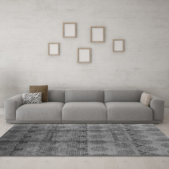 Machine Washable Oriental Gray Industrial Rug in a Living Room,, wshurb1192gry
