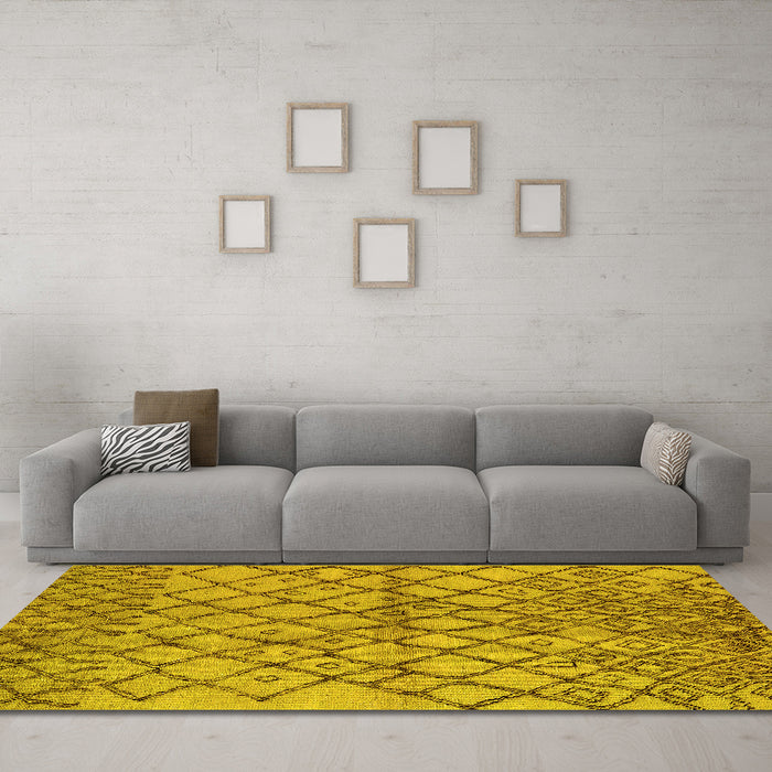 Machine Washable Oriental Yellow Industrial Rug in a Living Room, wshurb1194yw