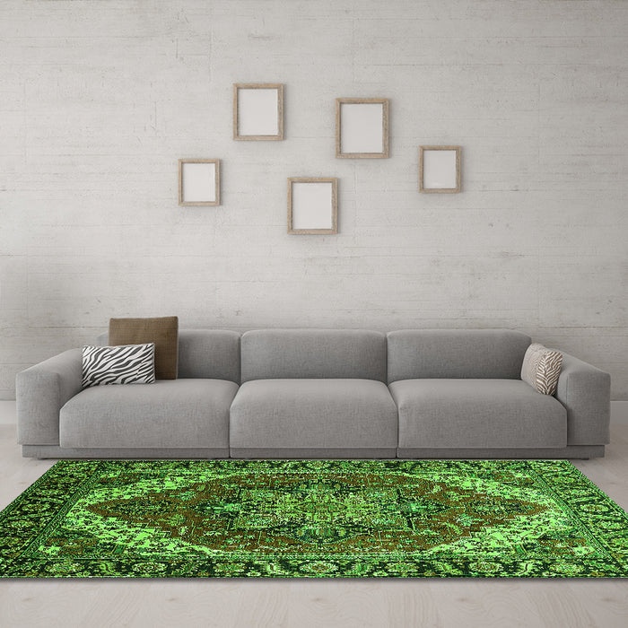 Machine Washable Persian Green Traditional Area Rugs in a Living Room,, wshurb1201grn