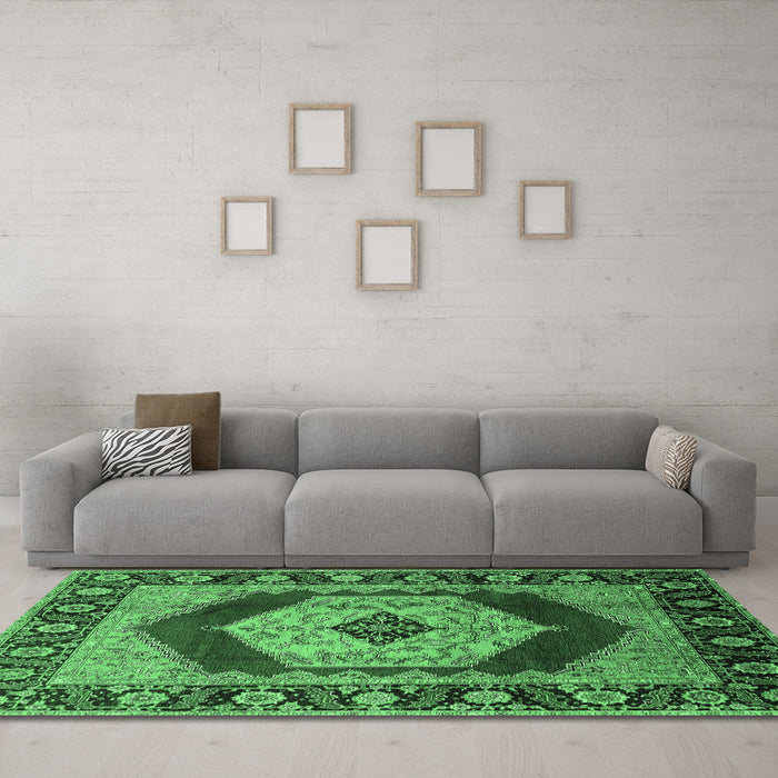 Machine Washable Persian Emerald Green Traditional Area Rugs in a Living Room,, wshurb1203emgrn