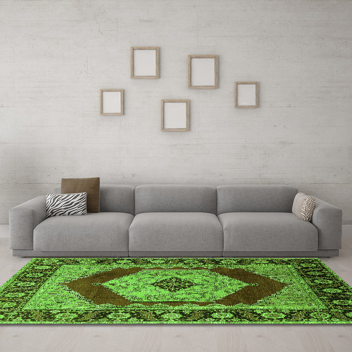 Machine Washable Persian Green Traditional Area Rugs in a Living Room,, wshurb1203grn