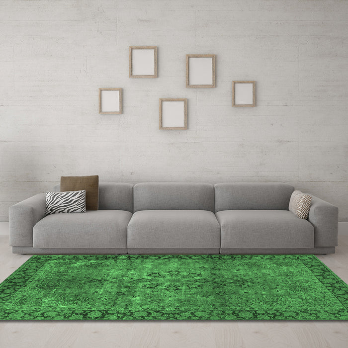 Machine Washable Oriental Emerald Green Industrial Area Rugs in a Living Room,, wshurb1209emgrn