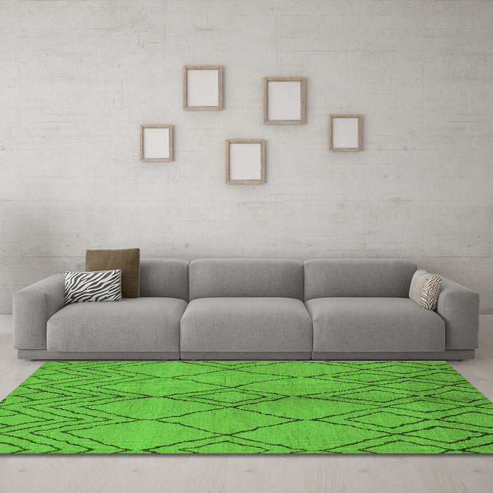Machine Washable Solid Green Modern Area Rugs in a Living Room,, wshurb1211grn