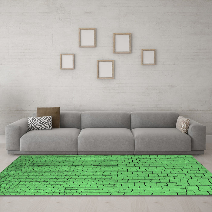 Machine Washable Solid Emerald Green Modern Area Rugs in a Living Room,, wshurb1213emgrn