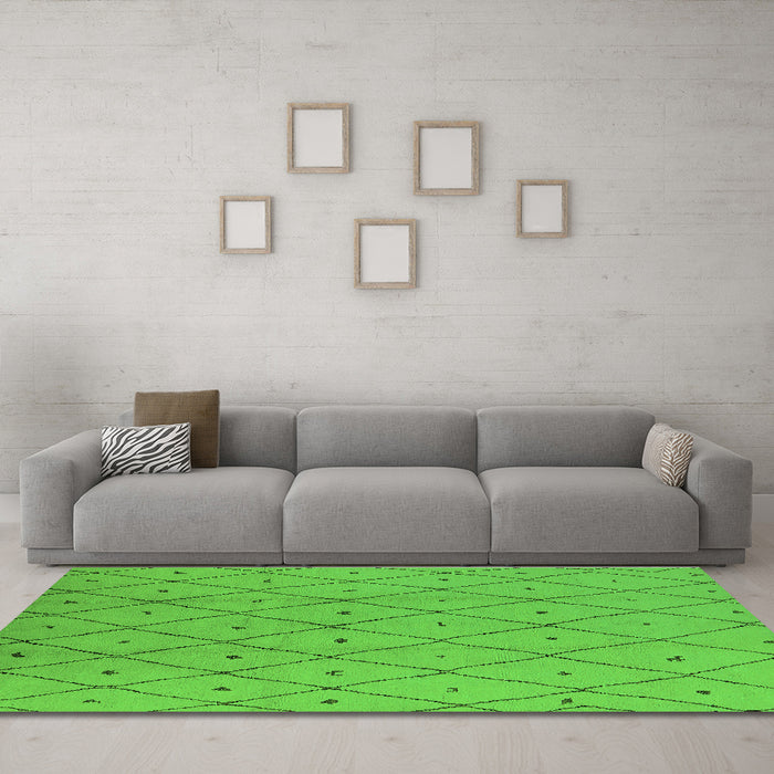 Machine Washable Solid Green Modern Area Rugs in a Living Room,, wshurb1214grn