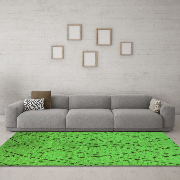 Machine Washable Solid Green Modern Area Rugs in a Living Room,, wshurb1216grn