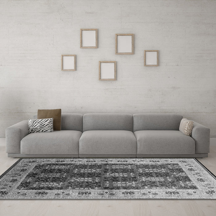 Machine Washable Oriental Gray Traditional Rug in a Living Room,, wshurb1218gry