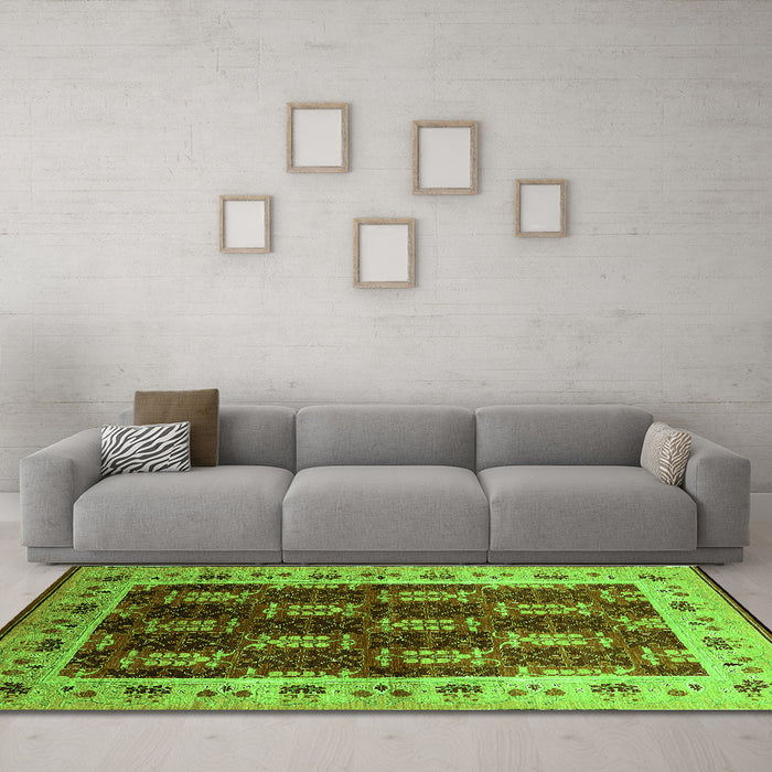 Machine Washable Oriental Green Traditional Area Rugs in a Living Room,, wshurb1218grn