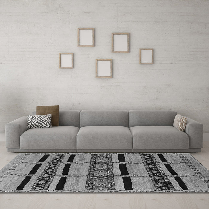 Machine Washable Solid Gray Modern Rug in a Living Room,, wshurb1221gry