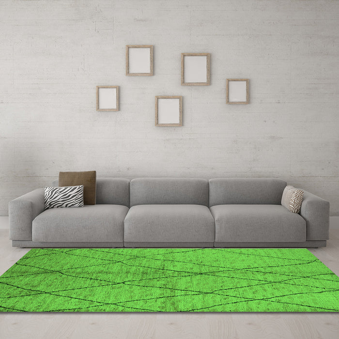 Machine Washable Solid Green Modern Area Rugs in a Living Room,, wshurb1225grn