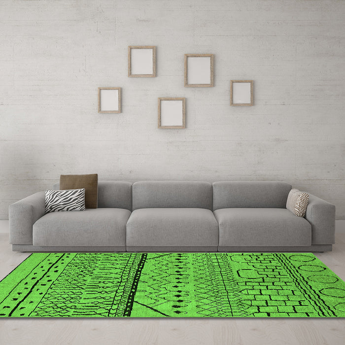 Machine Washable Solid Green Modern Area Rugs in a Living Room,, wshurb1226grn