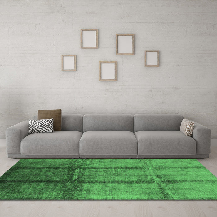 Machine Washable Oriental Emerald Green Industrial Area Rugs in a Living Room,, wshurb1227emgrn