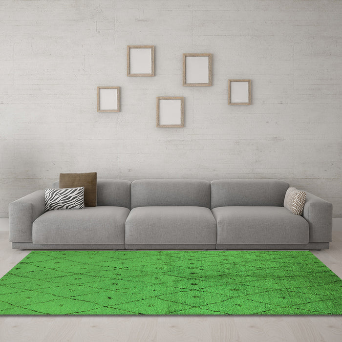 Machine Washable Solid Green Modern Area Rugs in a Living Room,, wshurb1228grn