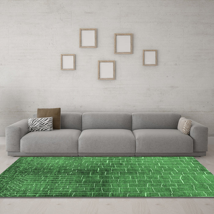 Machine Washable Solid Emerald Green Modern Area Rugs in a Living Room,, wshurb1229emgrn