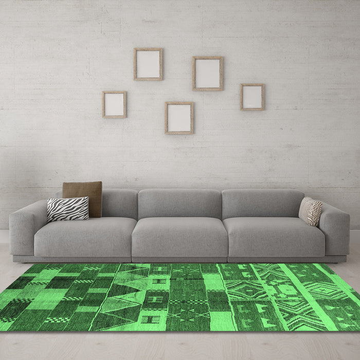Machine Washable Oriental Emerald Green Industrial Area Rugs in a Living Room,, wshurb1231emgrn