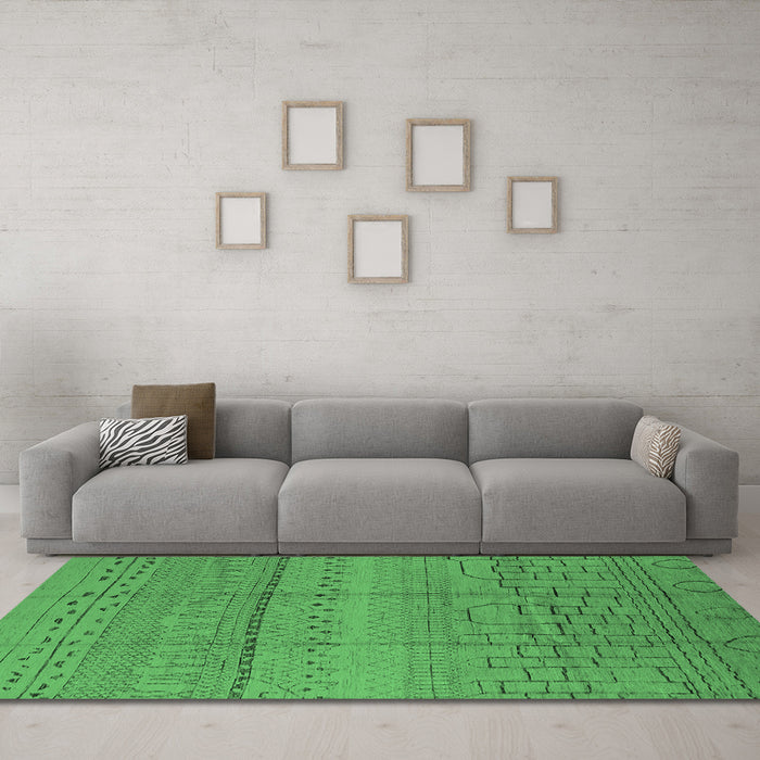 Machine Washable Solid Emerald Green Modern Area Rugs in a Living Room,, wshurb1233emgrn