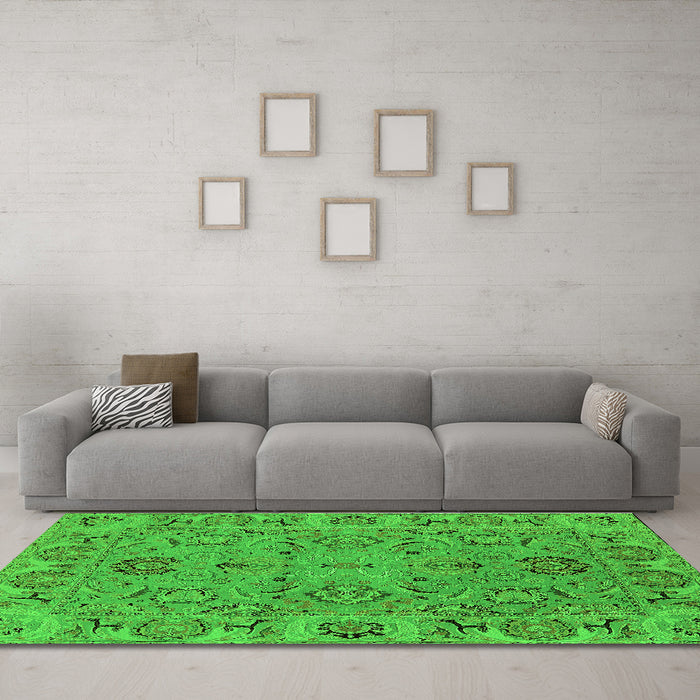 Machine Washable Oriental Green Traditional Area Rugs in a Living Room,, wshurb1237grn