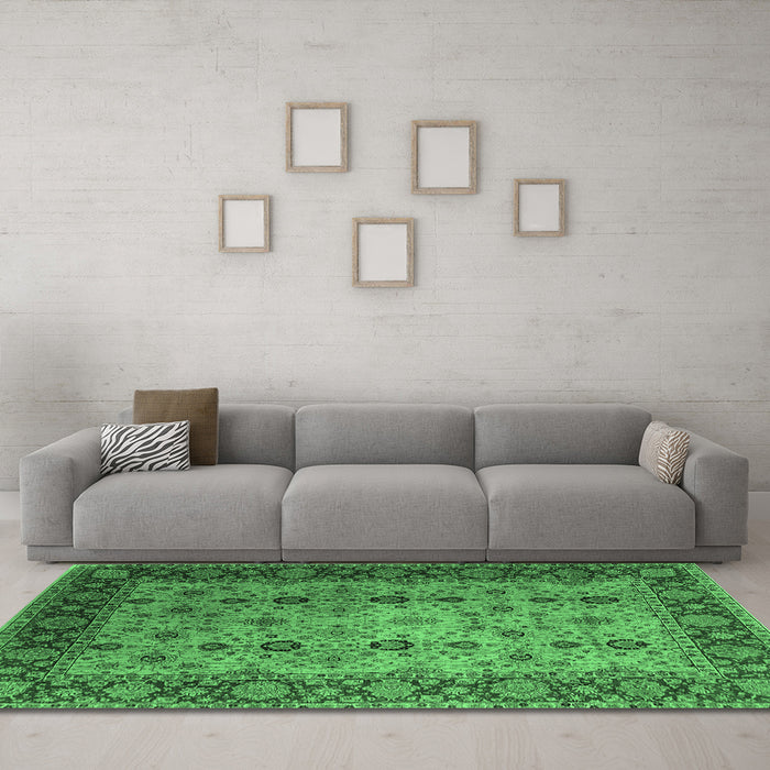Machine Washable Oriental Emerald Green Traditional Area Rugs in a Living Room,, wshurb1238emgrn