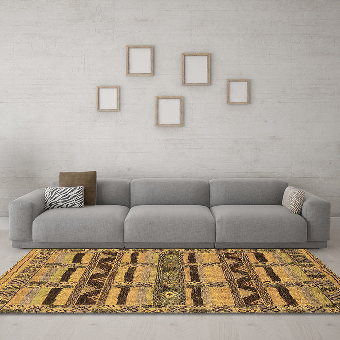 Machine Washable Oriental Brown Industrial Rug in a Living Room,, wshurb1239brn