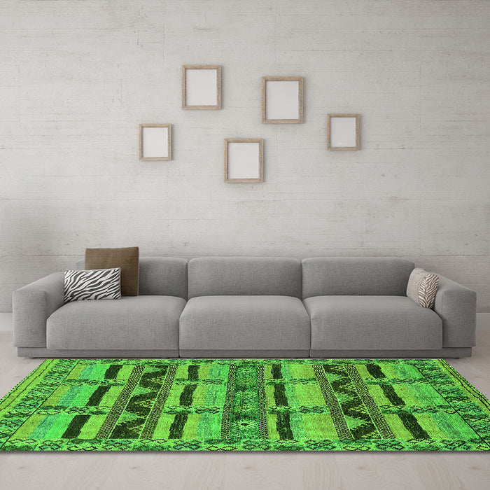 Machine Washable Oriental Green Industrial Area Rugs in a Living Room,, wshurb1239grn