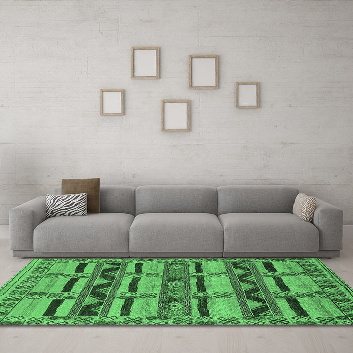 Machine Washable Oriental Emerald Green Industrial Area Rugs in a Living Room,, wshurb1239emgrn