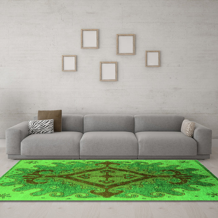Machine Washable Oriental Green Industrial Area Rugs in a Living Room,, wshurb1241grn