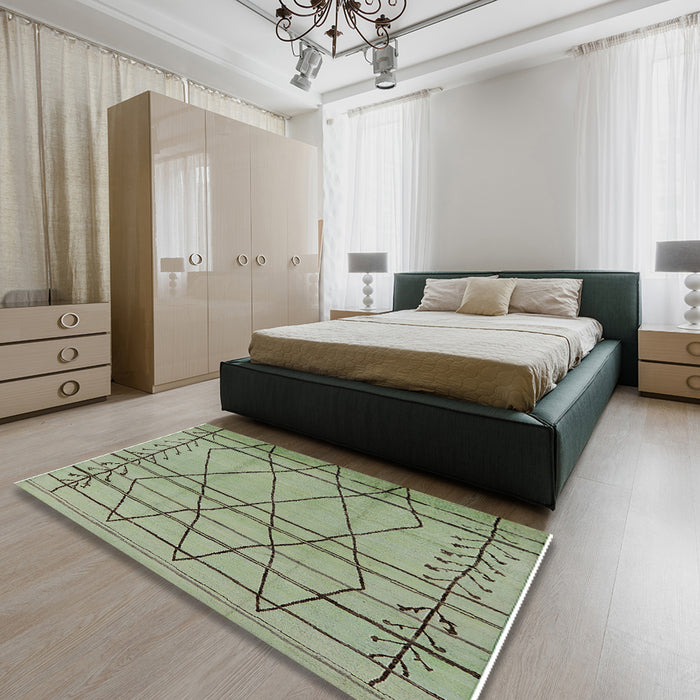 Mid-Century Modern Green Oriental Rug in a Bedroom, urb1243