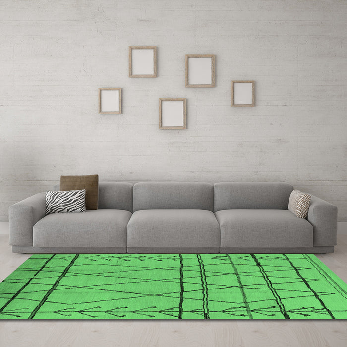 Machine Washable Oriental Emerald Green Industrial Area Rugs in a Living Room,, wshurb1243emgrn