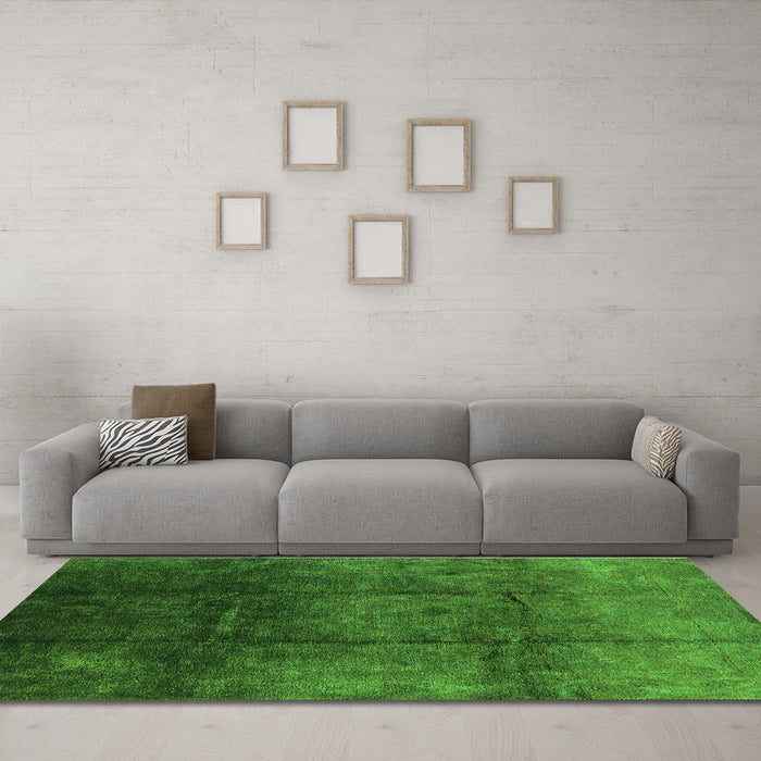 Machine Washable Oriental Green Industrial Area Rugs in a Living Room,, wshurb1247grn