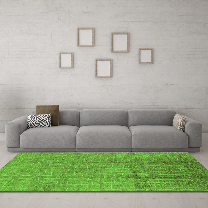 Machine Washable Solid Green Modern Area Rugs in a Living Room,, wshurb1251grn