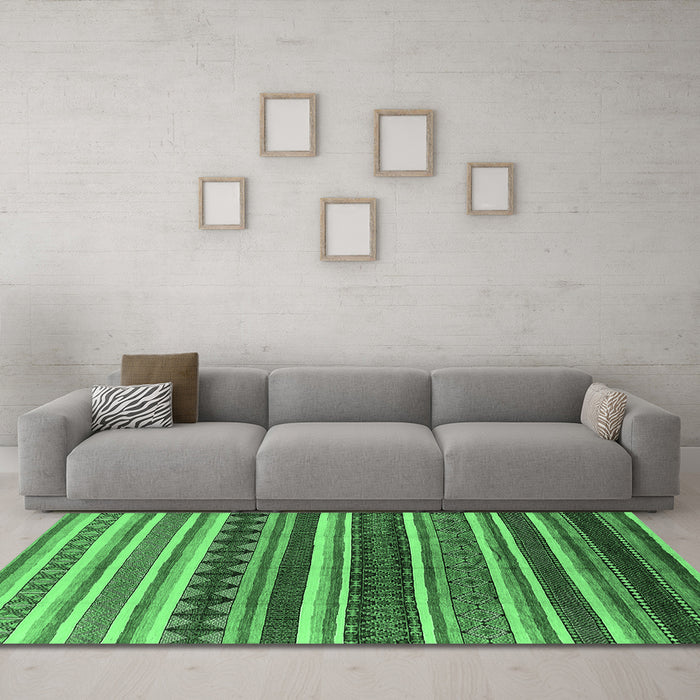 Machine Washable Solid Emerald Green Modern Area Rugs in a Living Room,, wshurb1254emgrn